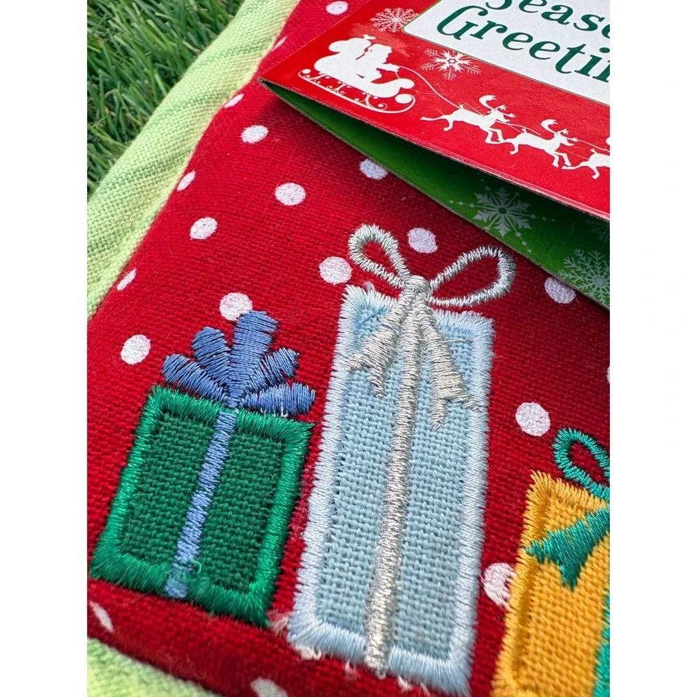 Christmas Potholder and‎ Kitchen Towel Set Red Green Embroidered Holiday Decor